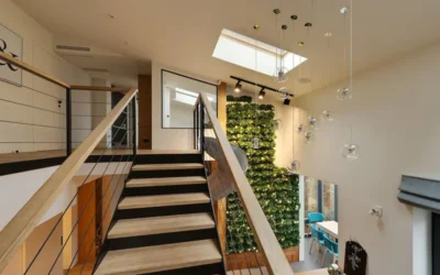 Decorar la pared de subida de la escalera: inspiración, materiales y soluciones funcionales